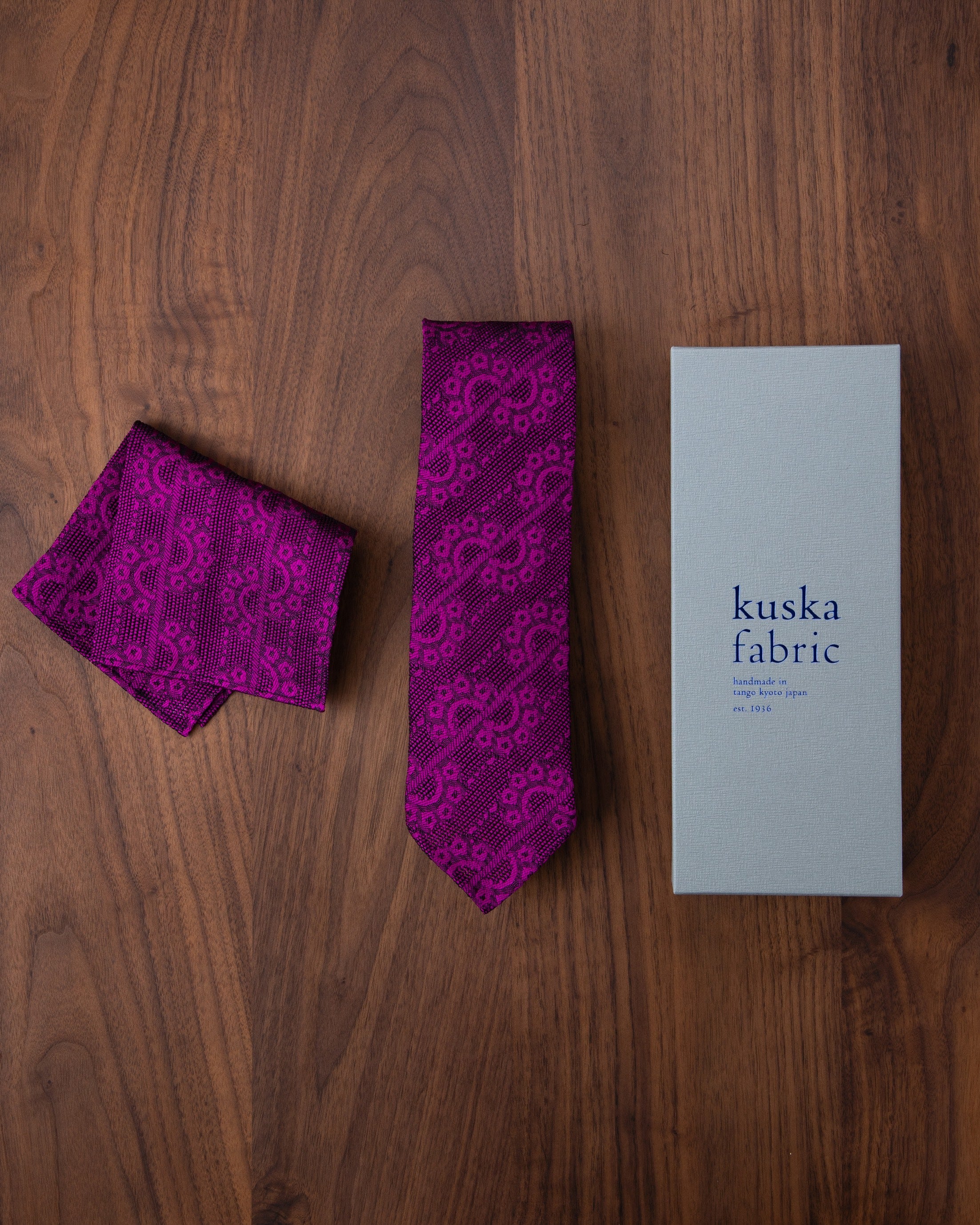 【Art】CHAIN CHAIN タイ & チーフ パープル