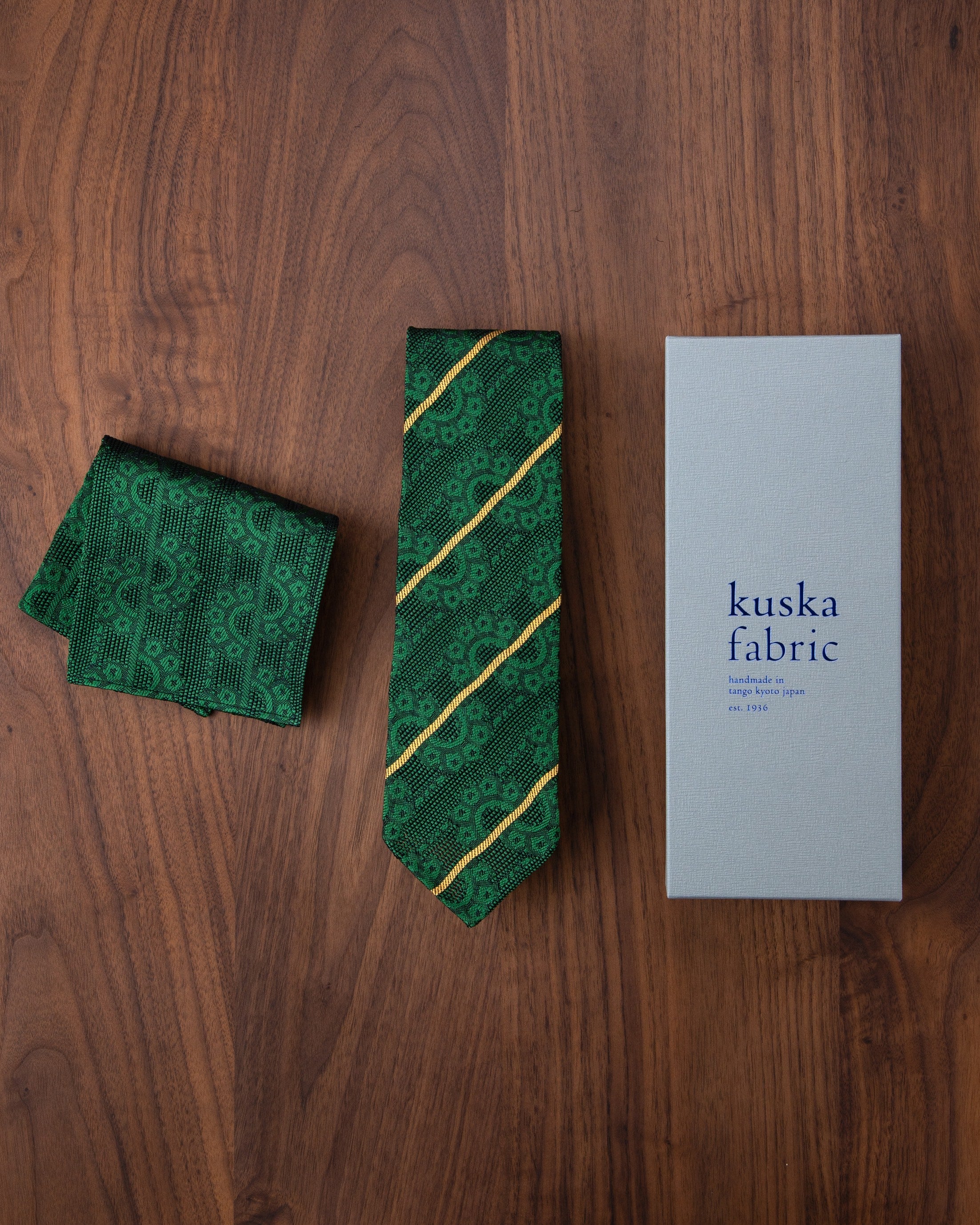 【Art】CHAIN CHAIN タイ & チーフ グリーン