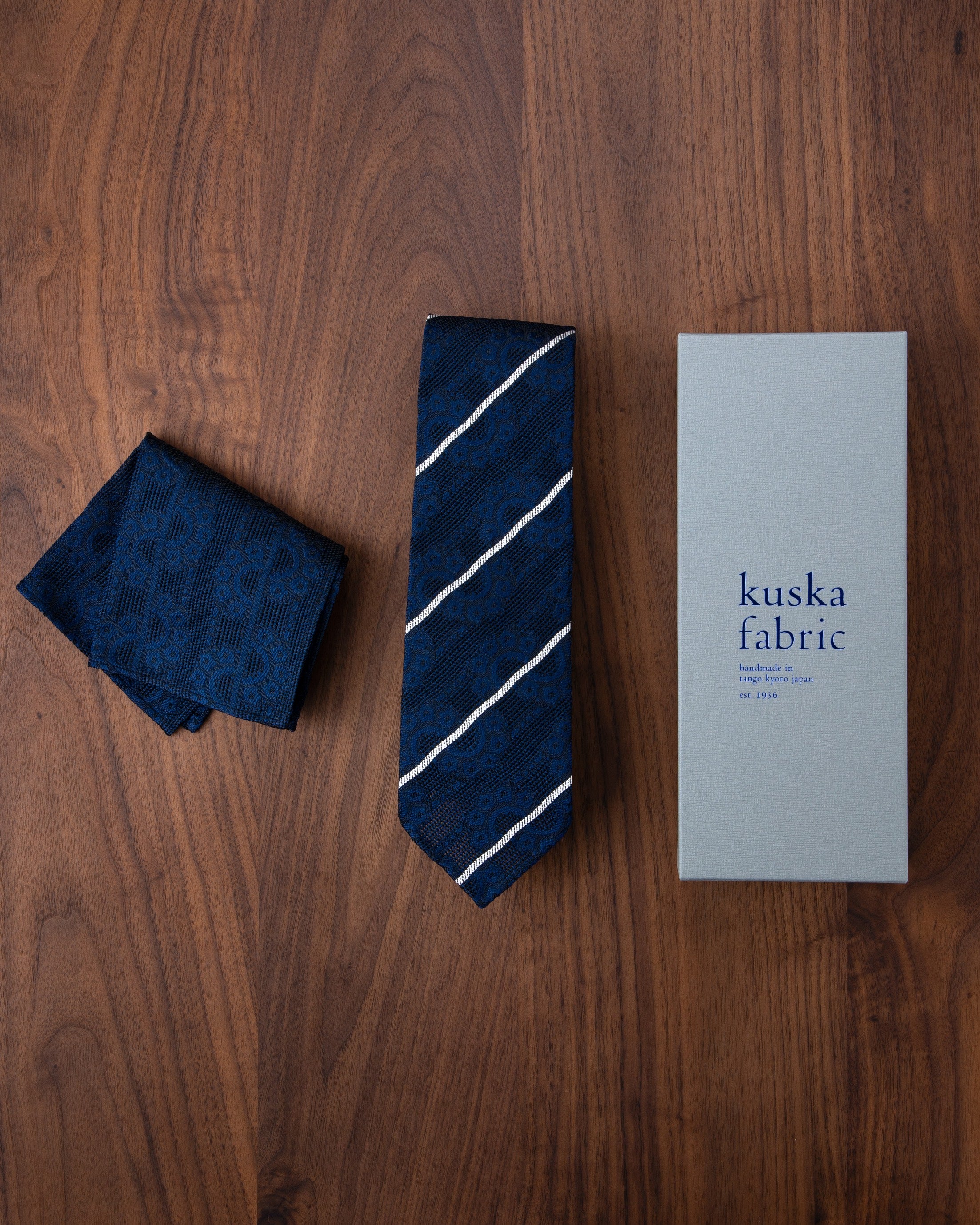 【Art】CHAIN CHAIN タイ & チーフ ダークネイビー