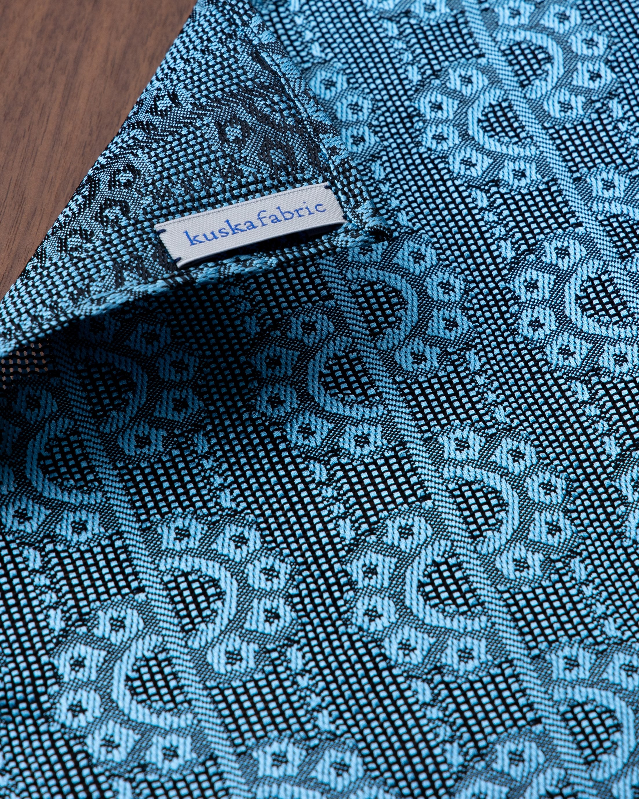 【Art】CHAIN CHAIN タイ & チーフ サックス