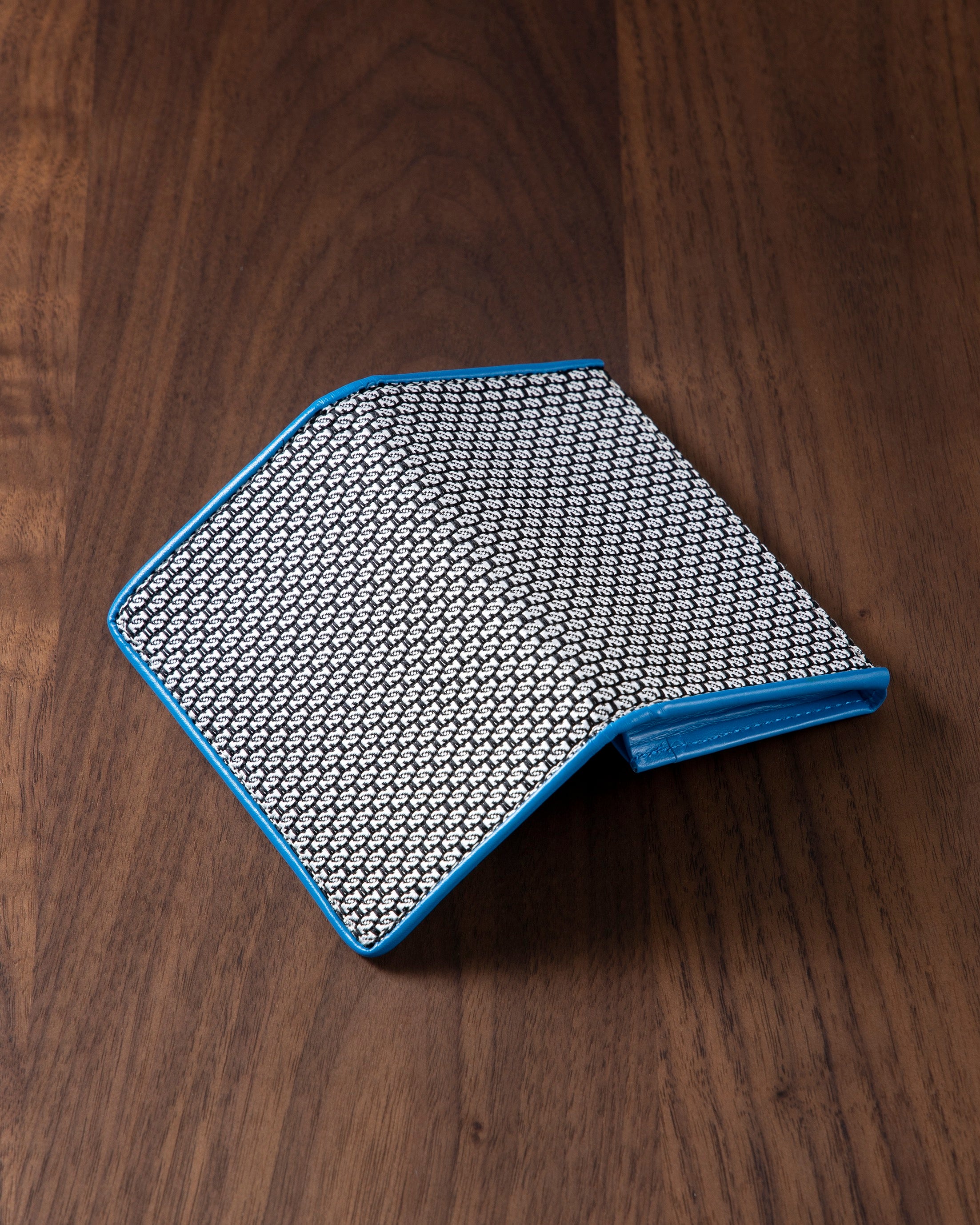 Garza Tie & Card Case White Gray