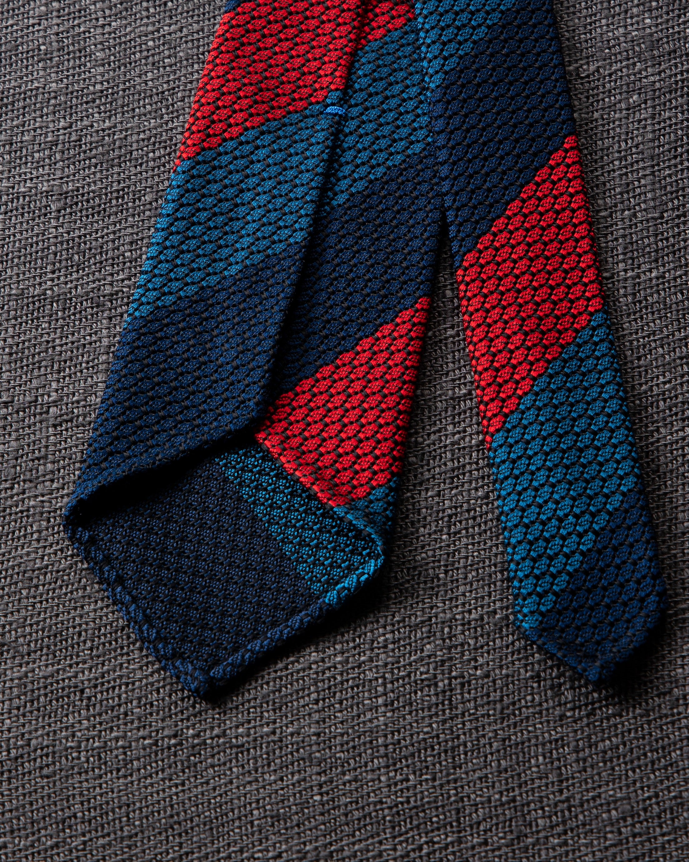 Executive Garza Tie (3 colors) & Pocket Square White Gray