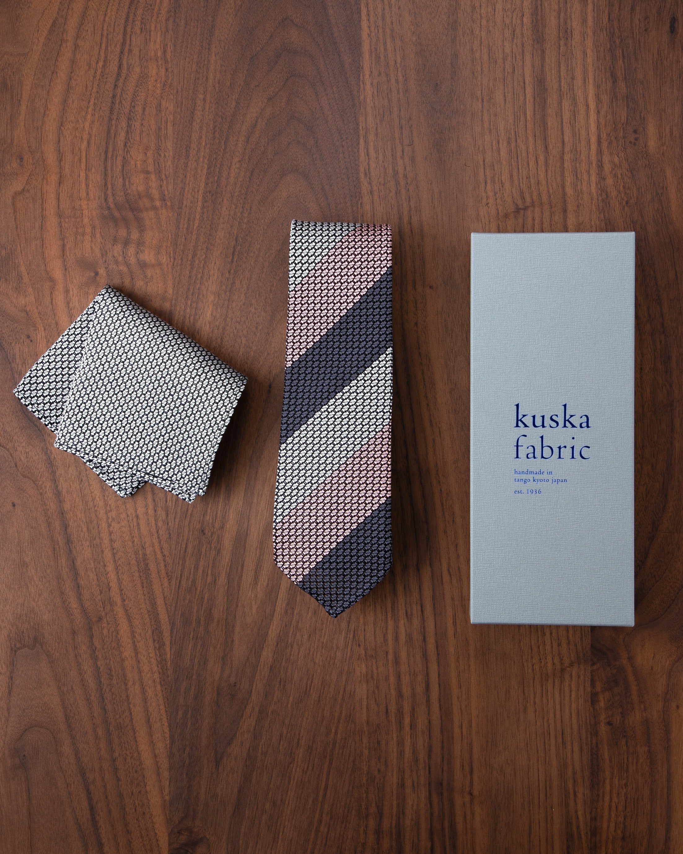 【Executive】エグゼクティブ ガルザタイ(3色) & チーフ ホワイトグレー