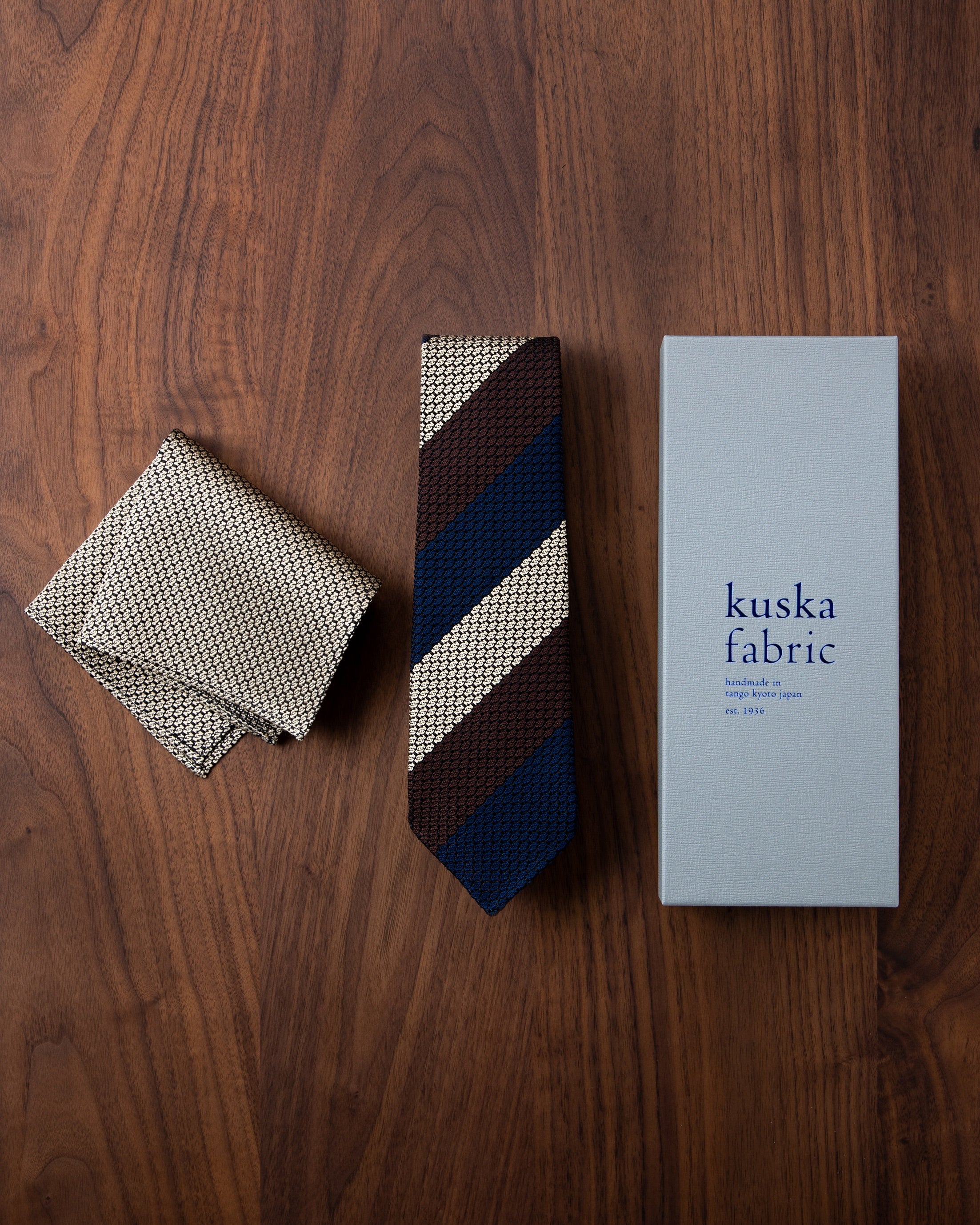 Executive Garza Tie (3 colors) & Pocket Square Gold