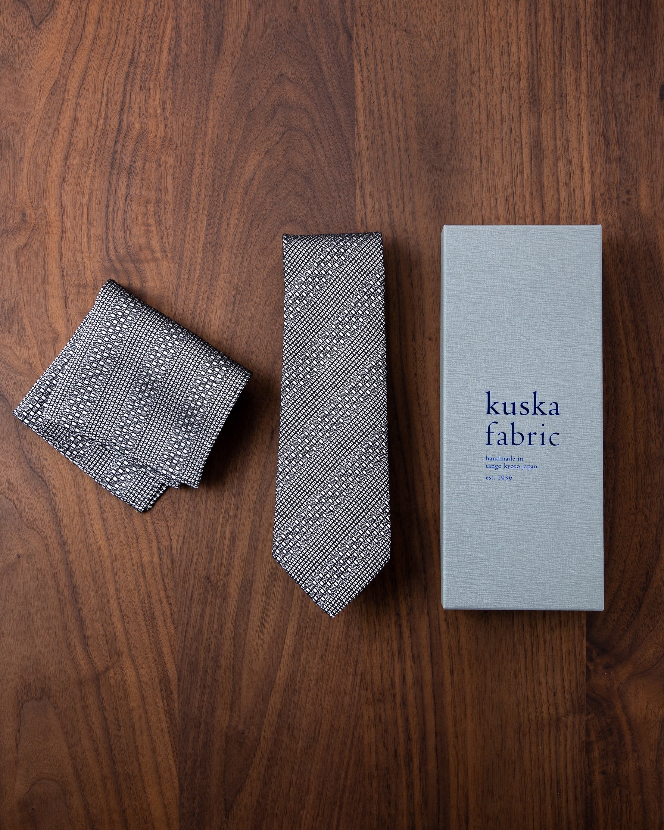 丹後ジャカードタイ & チーフ ホワイトグレー