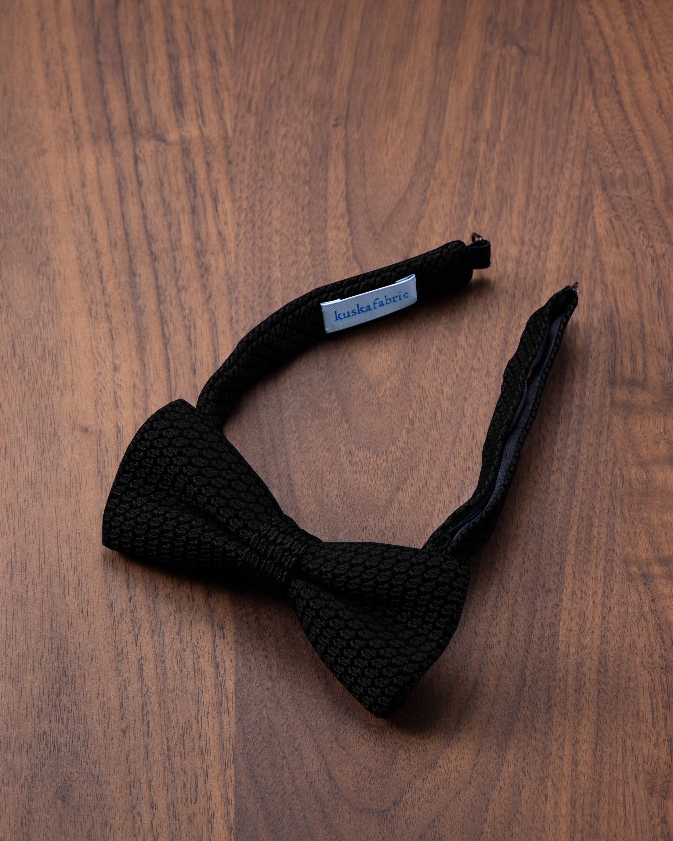 Garza Bow Tie Black