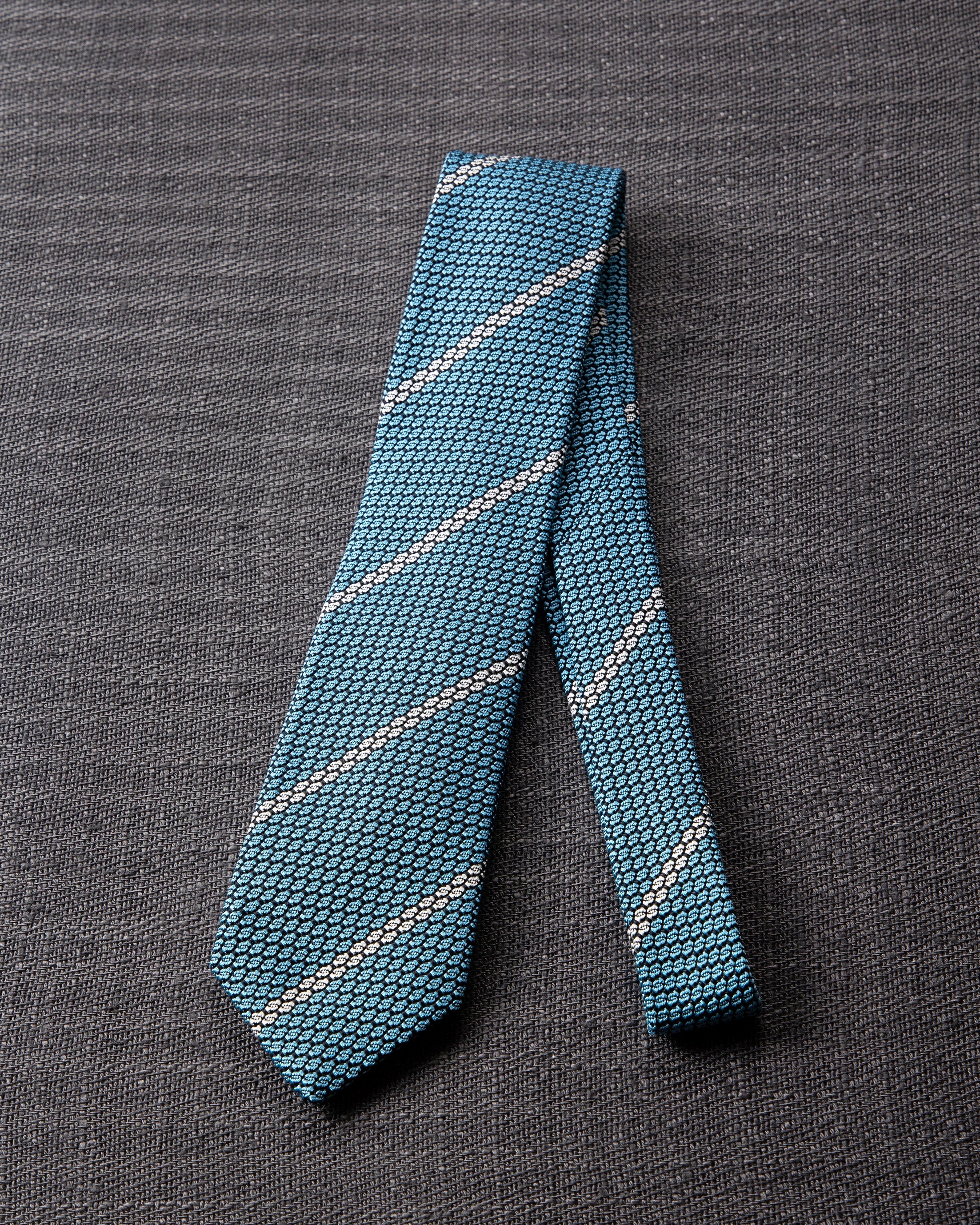 ガルザホワイトラインタイ & チーフ サックス