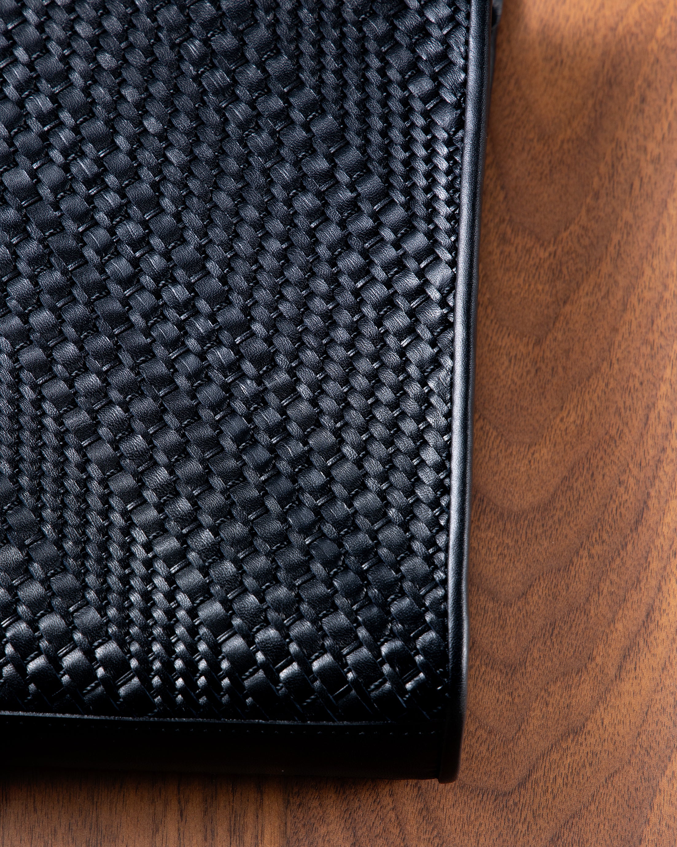 【Leather】ラッティア ミニショルダーバッグ ブラック