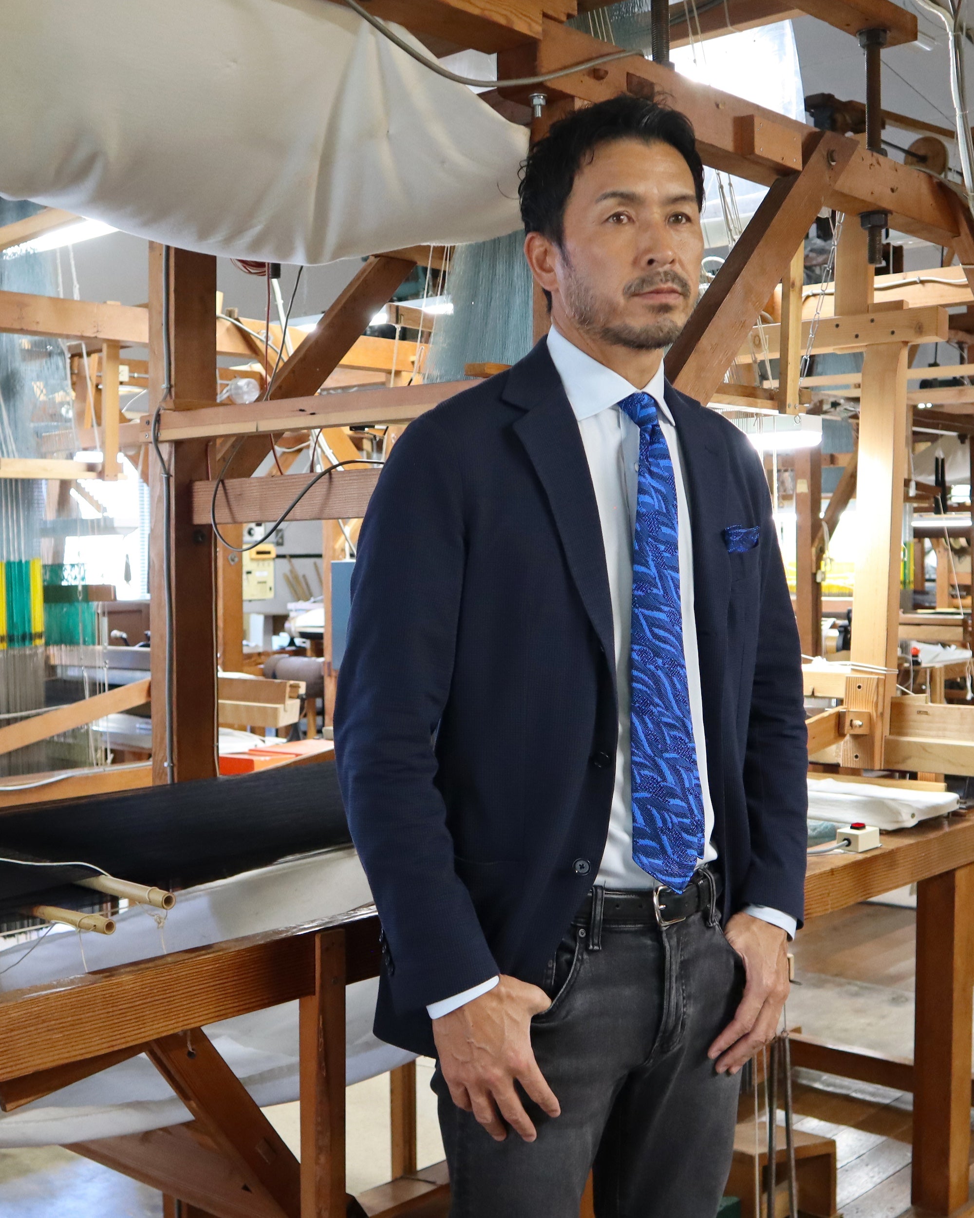 【Art】WAVE HEAD チーフ 丹後ブルー