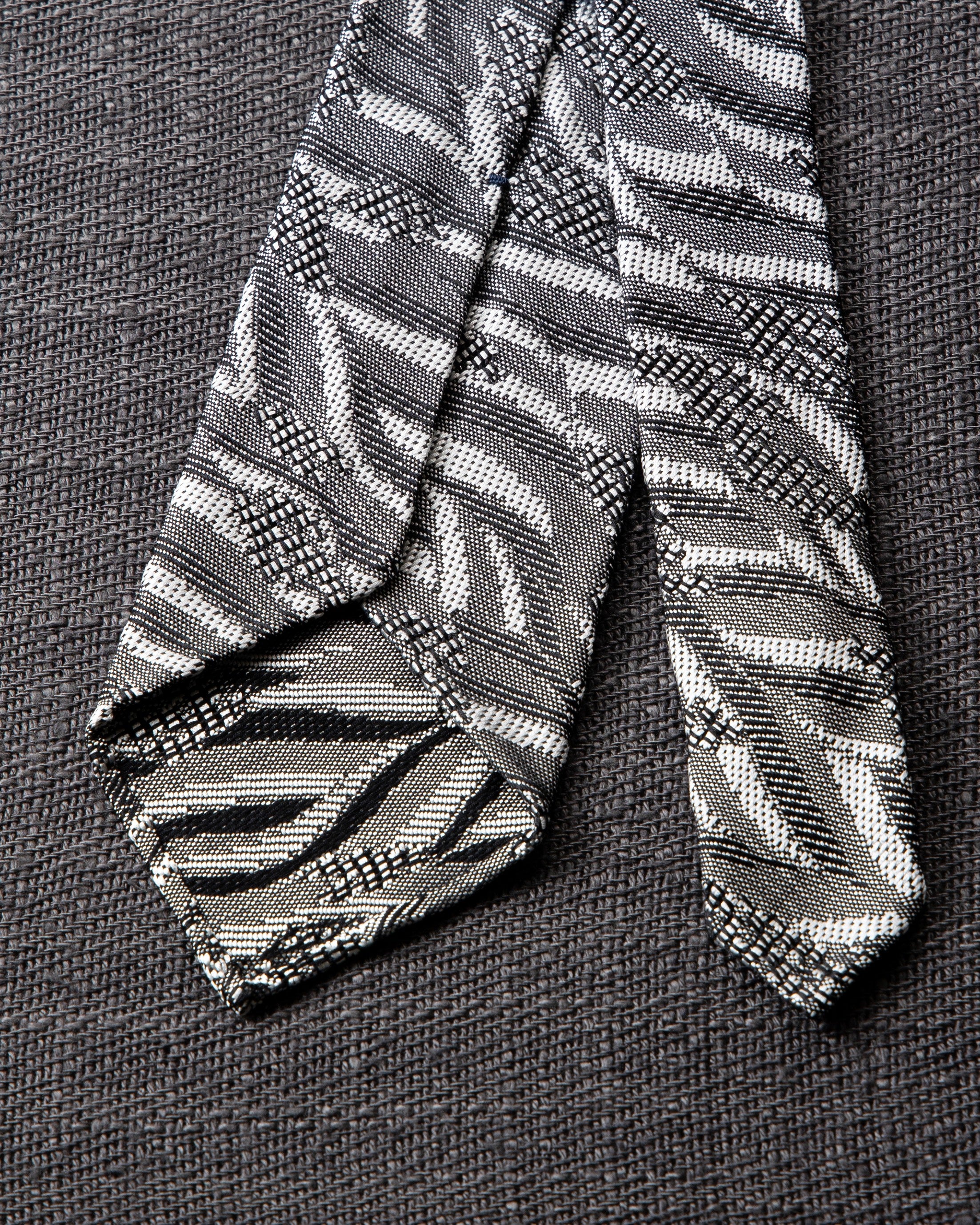 【Art】WAVE HEAD タイ & チーフ ホワイトグレー