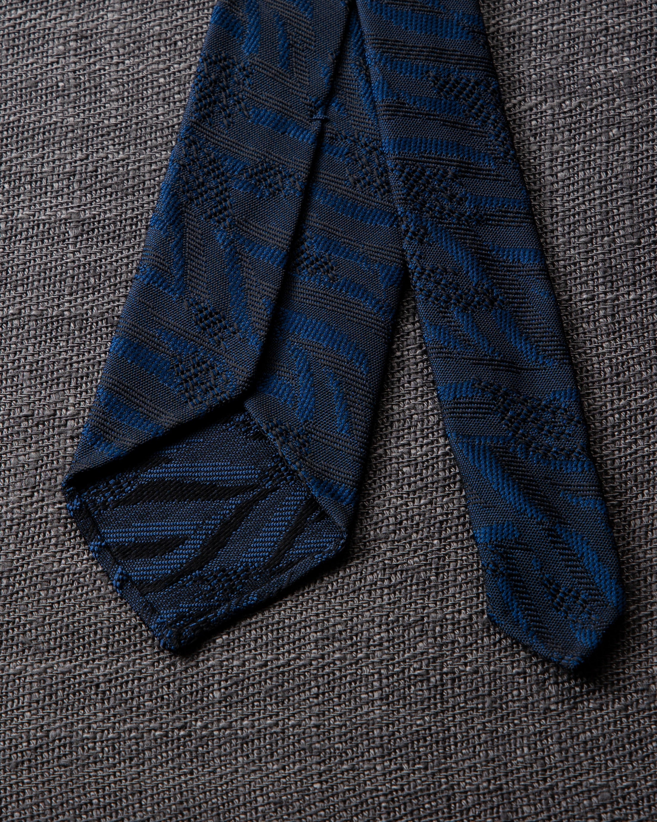 【Art】WAVE HEAD タイ & チーフ ダークネイビー