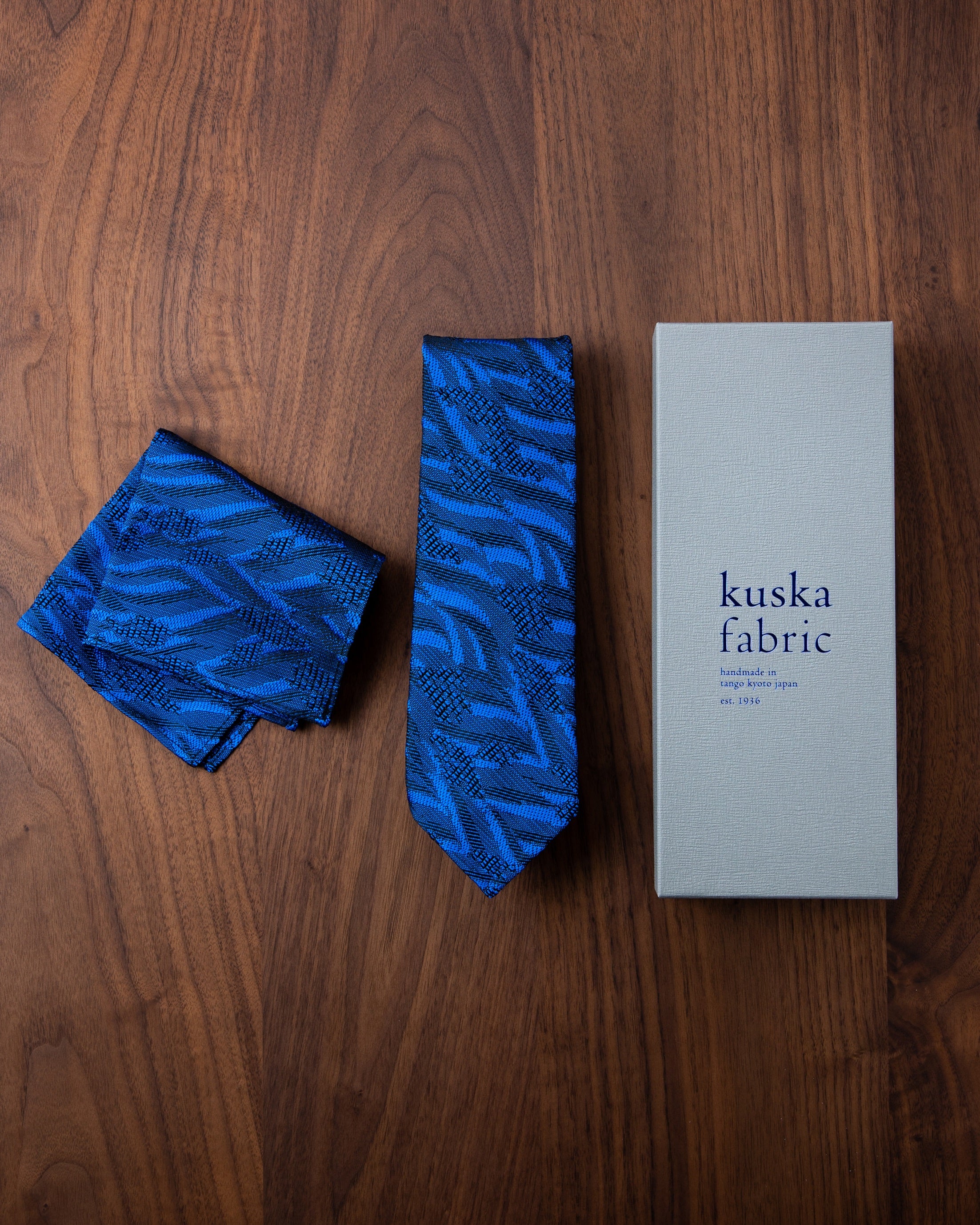 【Art】WAVE HEAD タイ & チーフ 丹後ブルー