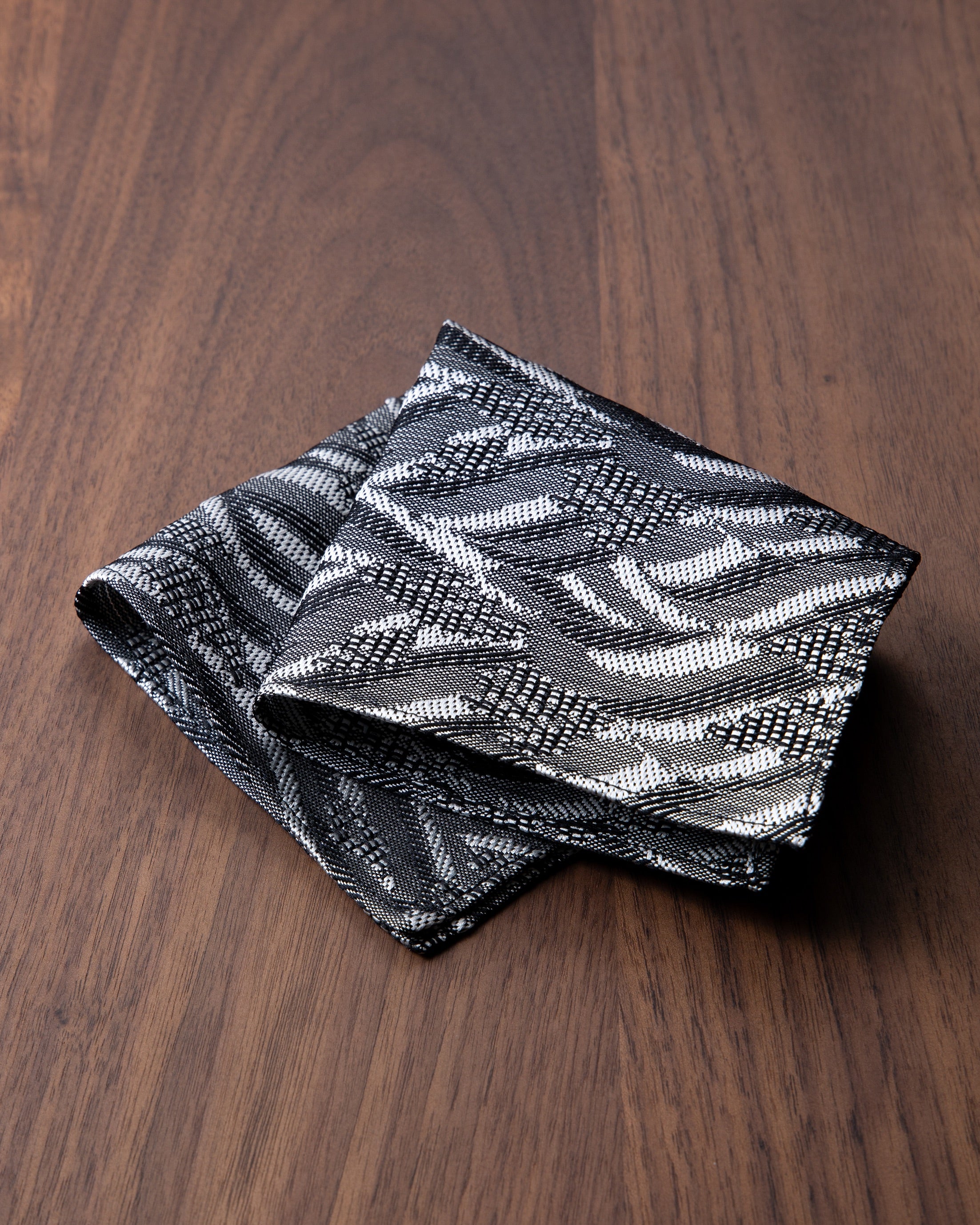 【Art】WAVE HEAD タイ & チーフ ホワイトグレー