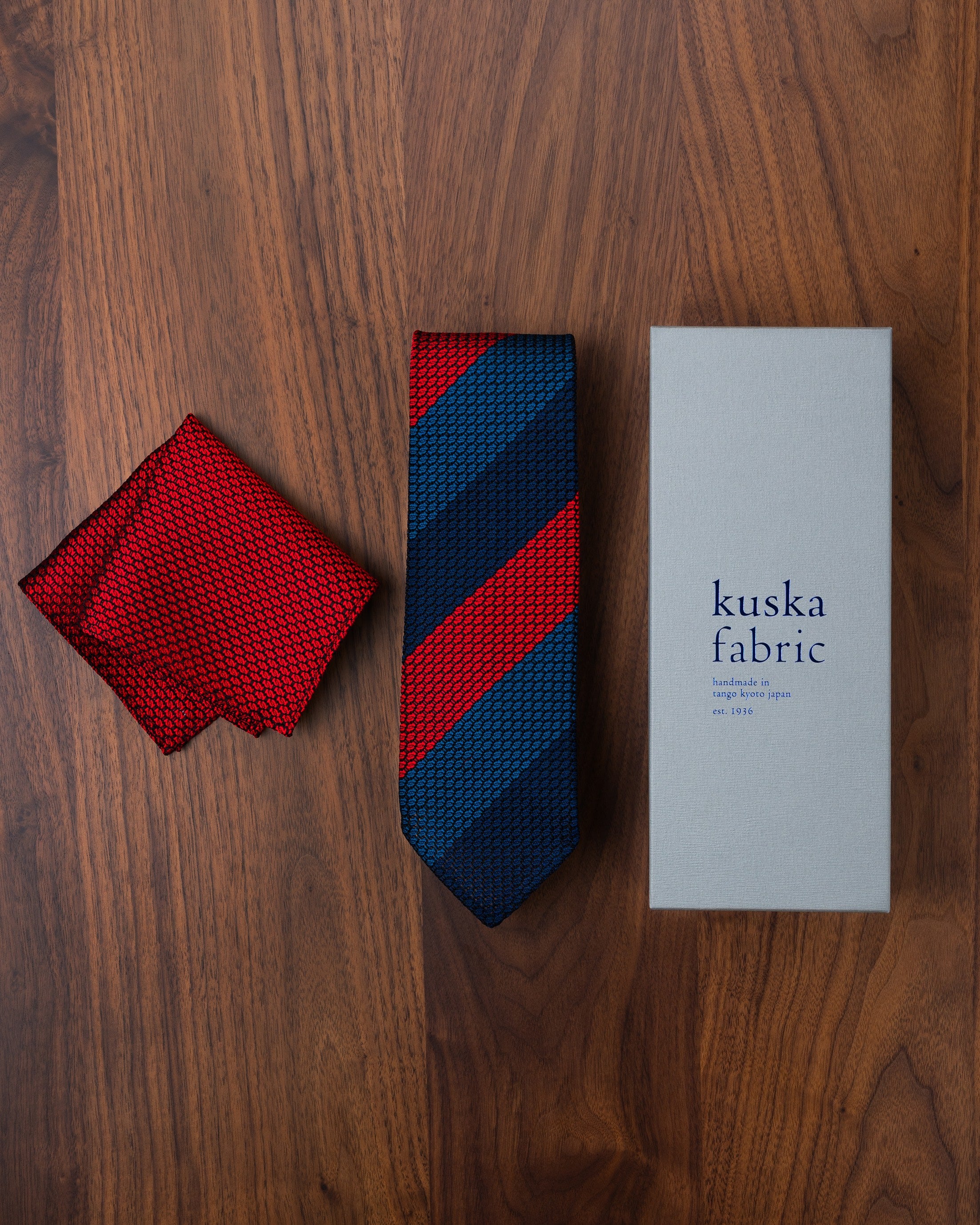 Executive Garza Tie (3 colors) & Pocket Square White Gray