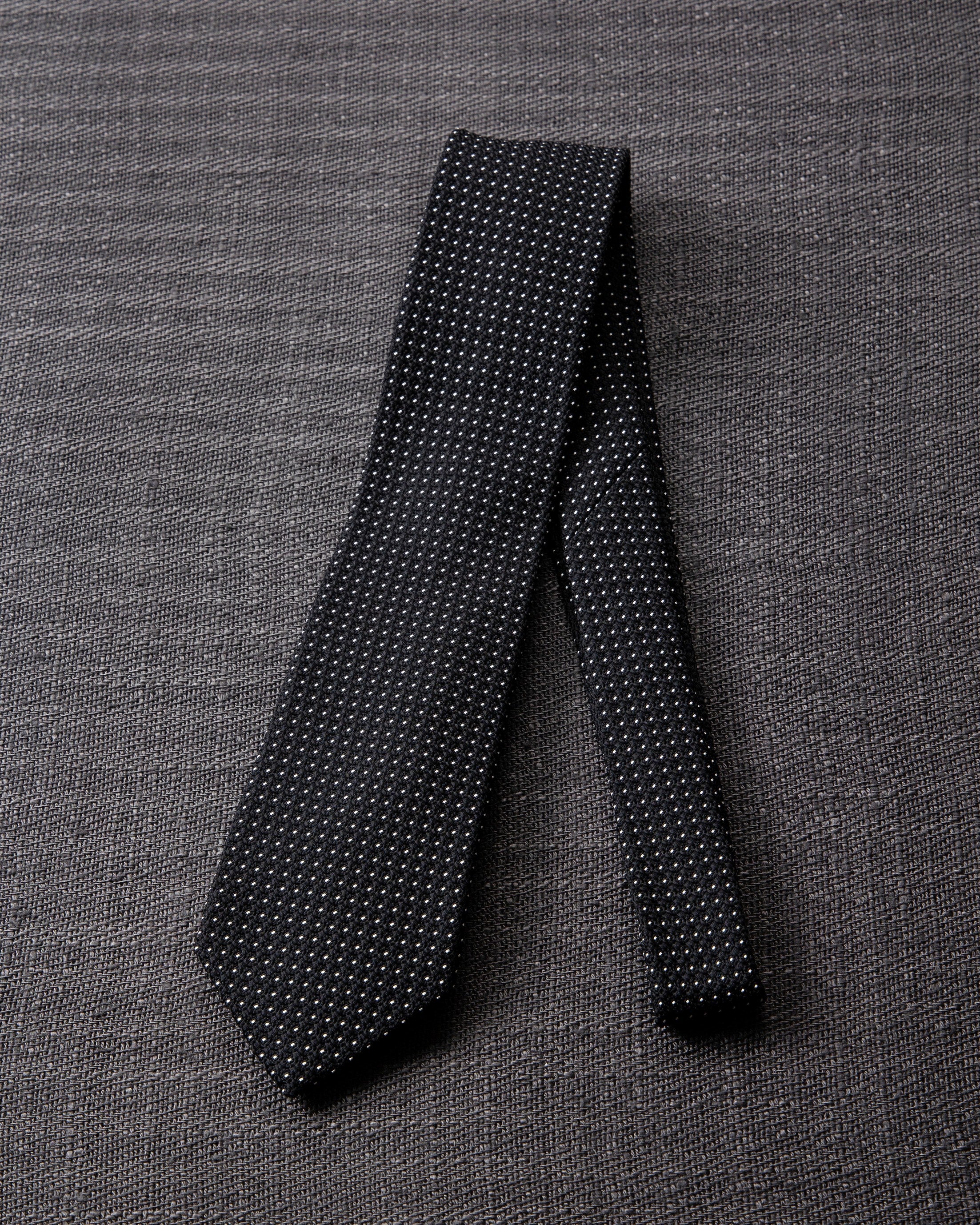 美品 KUSKA ネイビー ドット柄 ネクタイ 約8cm 美品 KUSKA ネイビー ドット柄 ネクタイ 約8cm kuska fabric