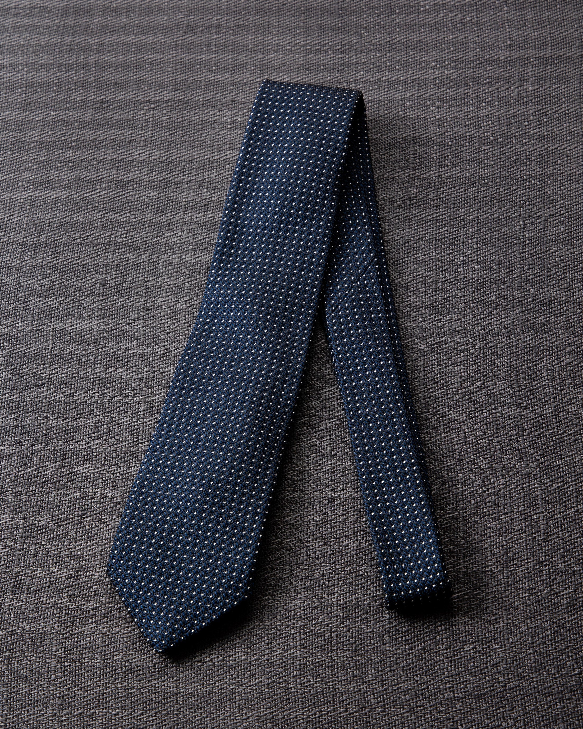 Line dot tie dark navy