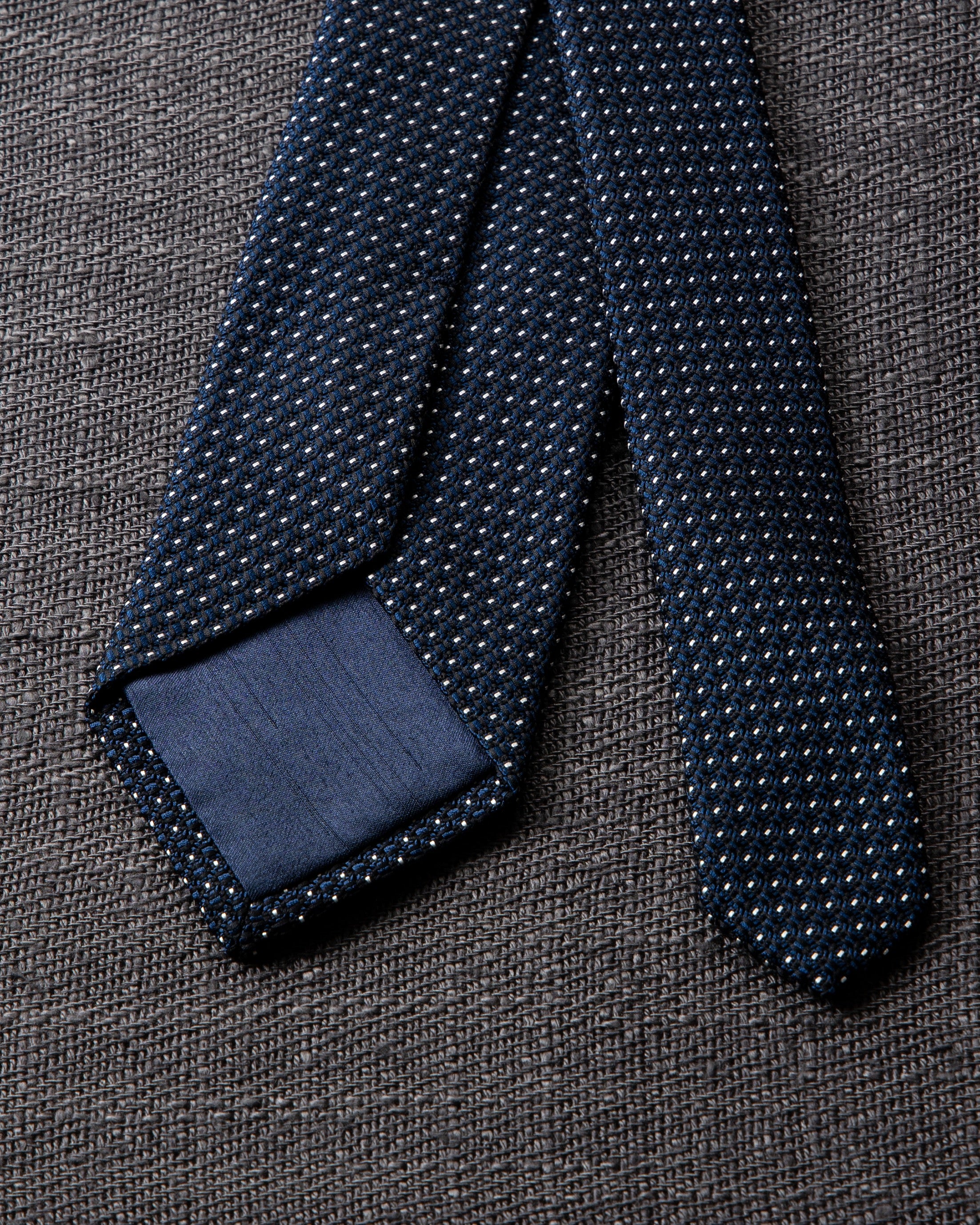 Line dot tie dark navy