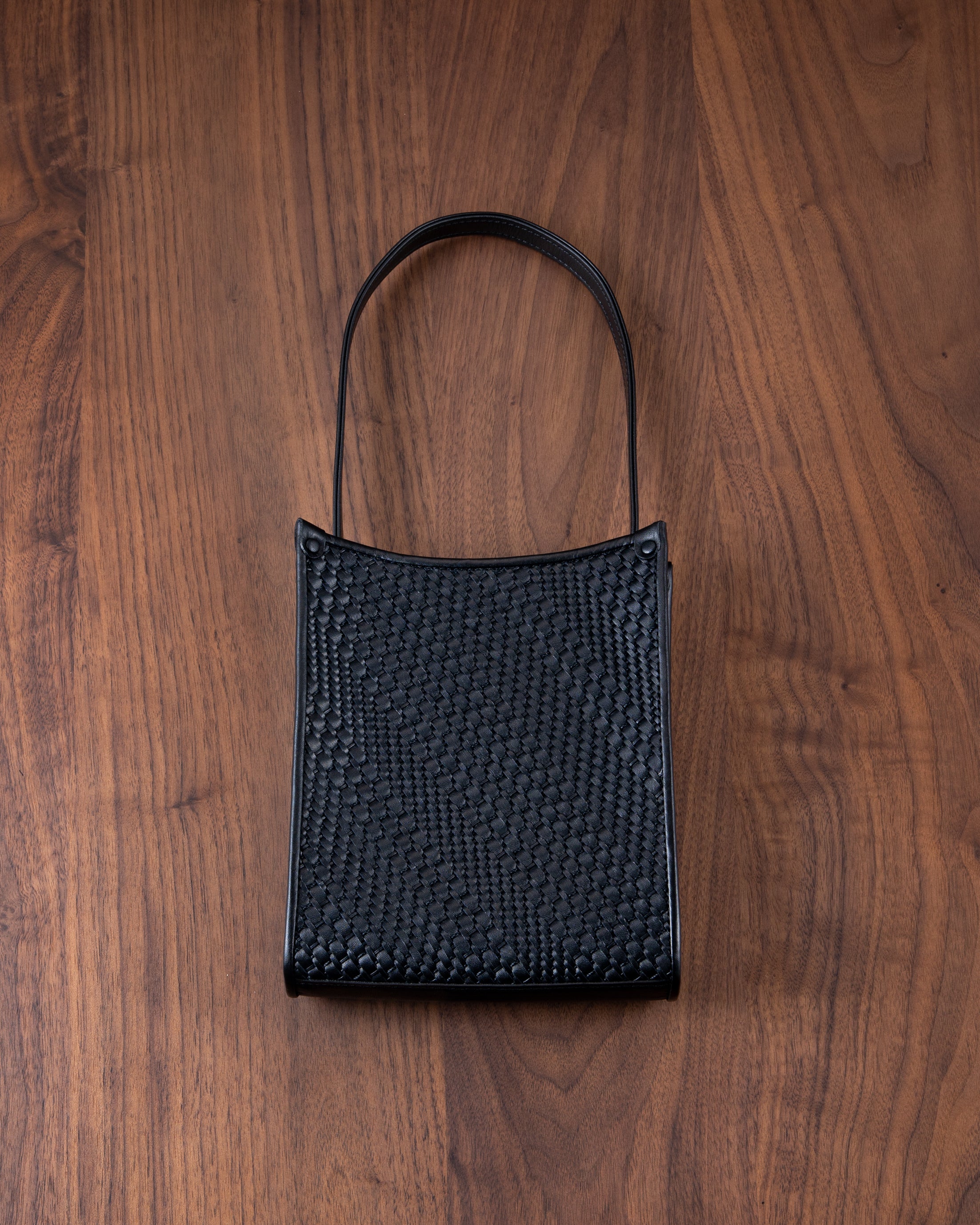 【Leather】ラッティア ミニショルダーバッグ　ブラック